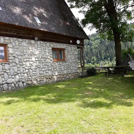 Semesterbostad Chata Pod Skalou *