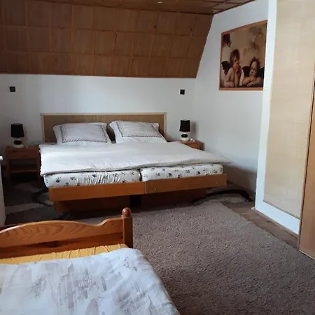 Chata Pod Skalou Semesterbostad *